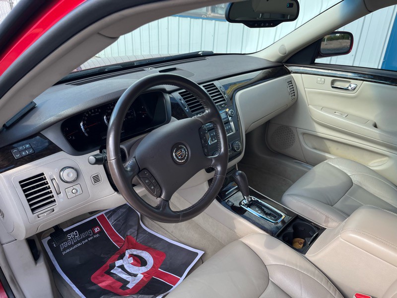 2011 Cadillac DTS Image 14