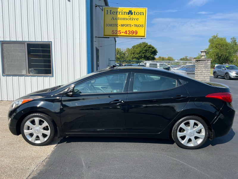 2013 Hyundai Elantra Image 1