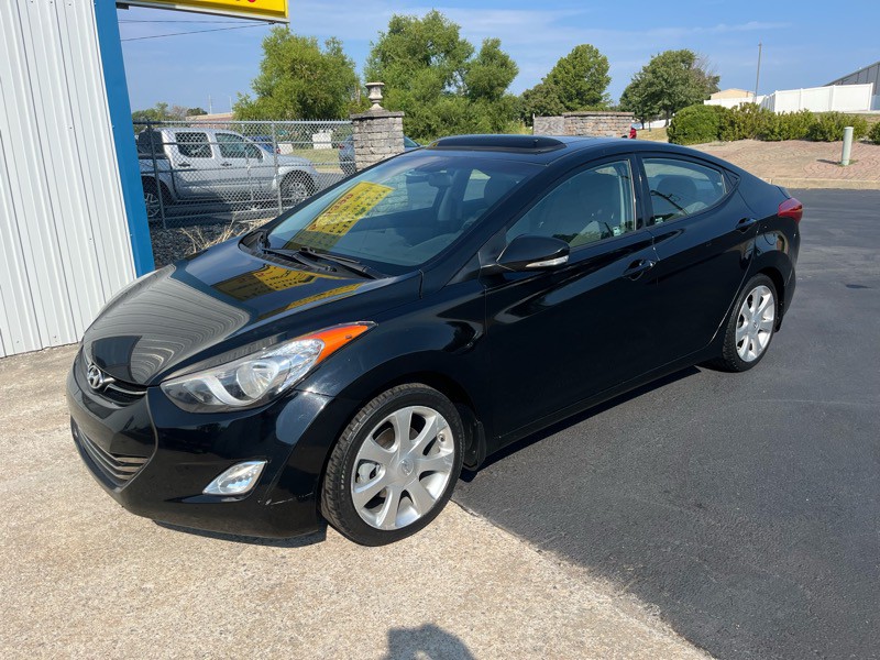 2013 Hyundai Elantra Image 2