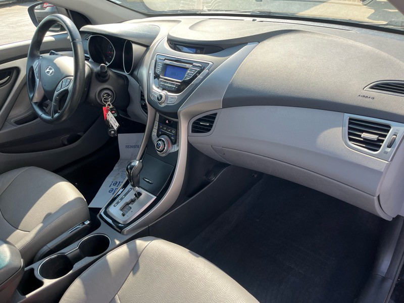 2013 Hyundai Elantra Image 7