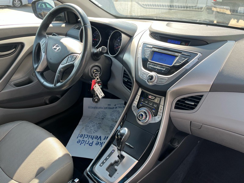 2013 Hyundai Elantra Image 9
