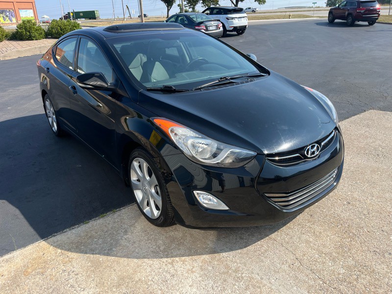 2013 Hyundai Elantra Image 16