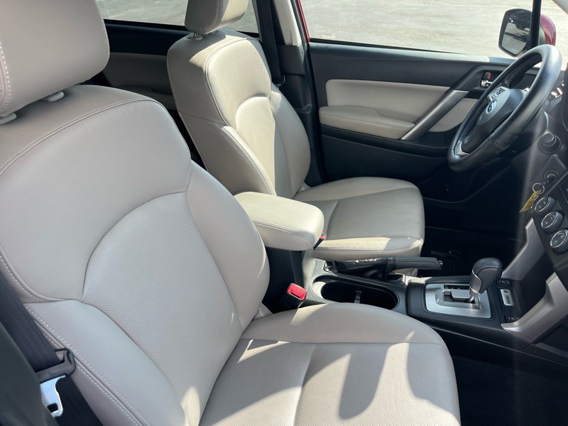 2014 Subaru Forester Image 9