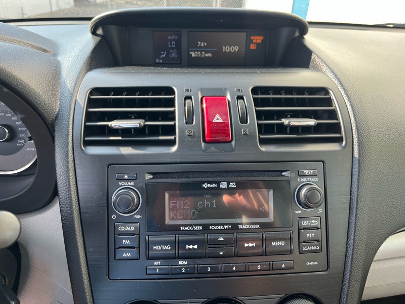 2014 Subaru Forester Image 16