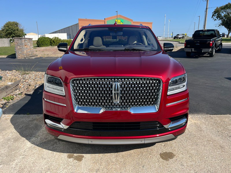 2019 Lincoln Navigator Image 2