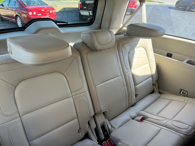 2019 Lincoln Navigator Image 13
