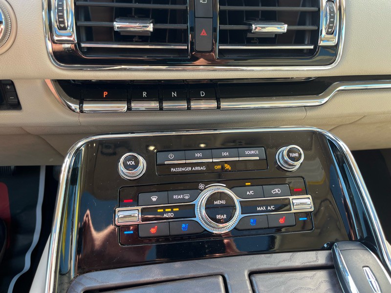 2019 Lincoln Navigator Image 20