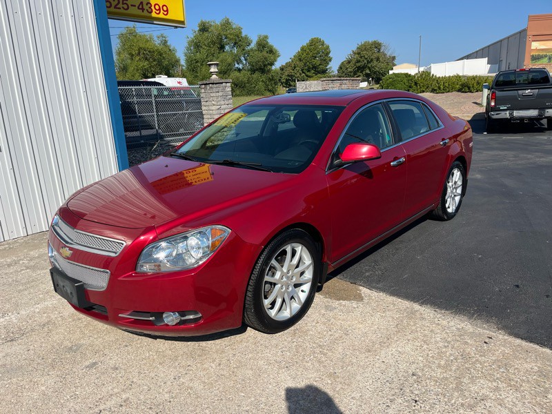 2012 Chevrolet Malibu Image 2