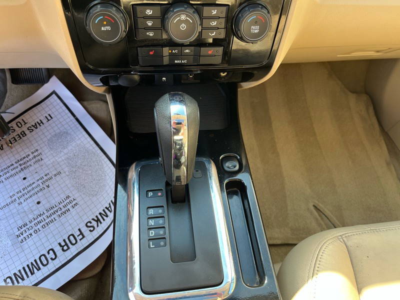 2010 Ford Escape Image 18