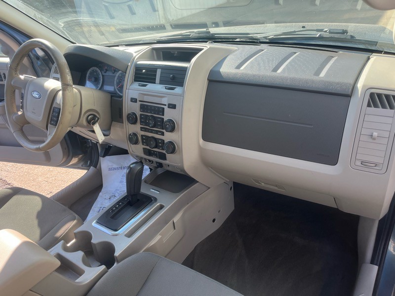 2010 Ford Escape Image 8
