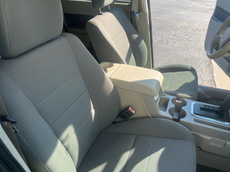 2010 Ford Escape Image 9