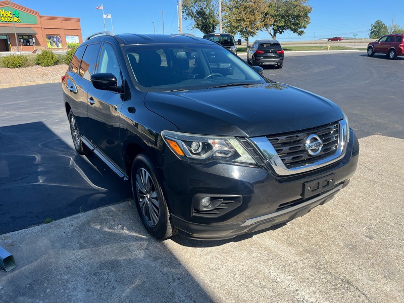 2017 Nissan Pathfinder Image 4