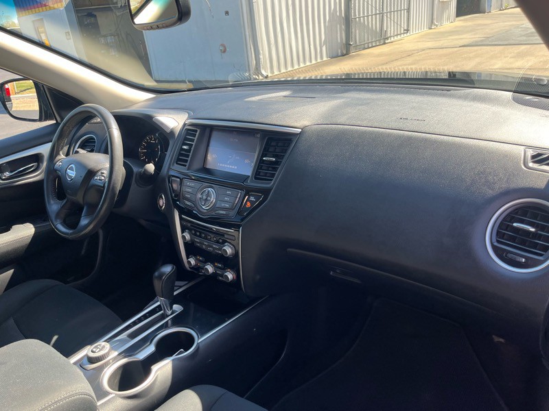 2017 Nissan Pathfinder Image 9