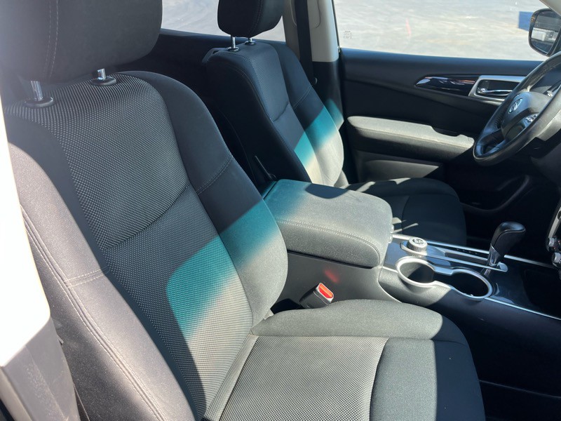 2017 Nissan Pathfinder Image 10