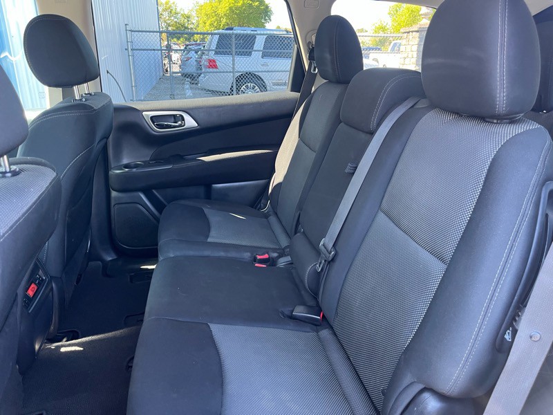 2017 Nissan Pathfinder Image 14