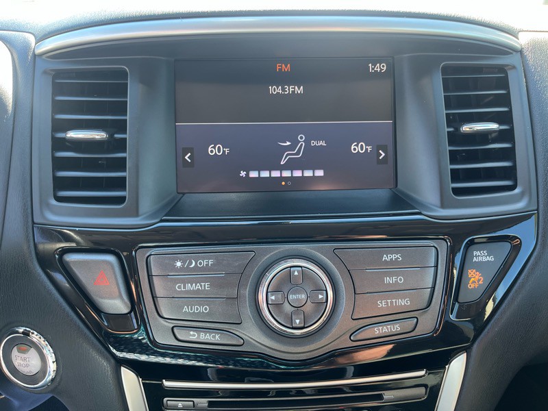 2017 Nissan Pathfinder Image 17