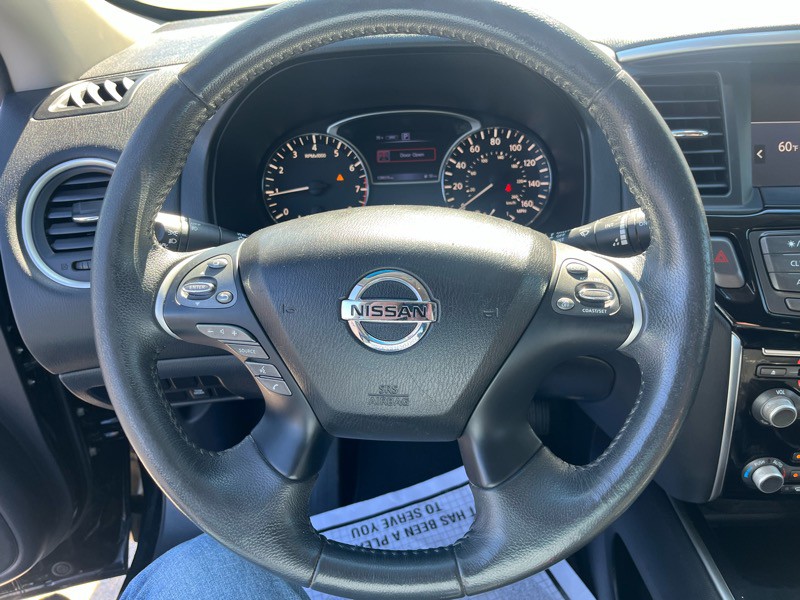 2017 Nissan Pathfinder Image 21