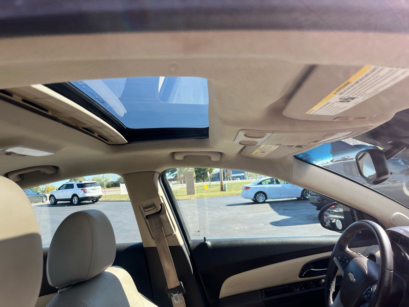 2012 Chevrolet Cruze Image 8