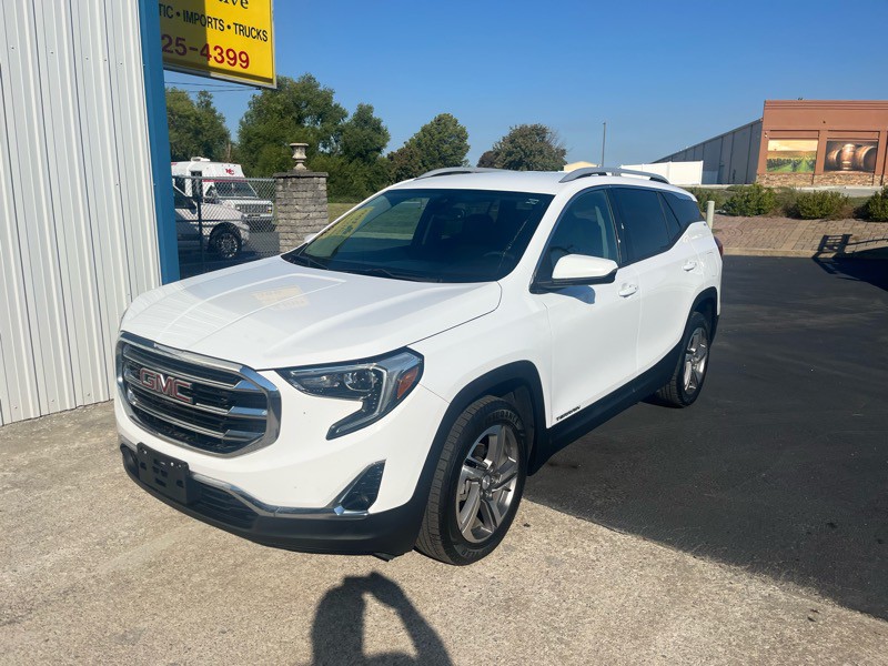 2020 GMC Terrain Image 2