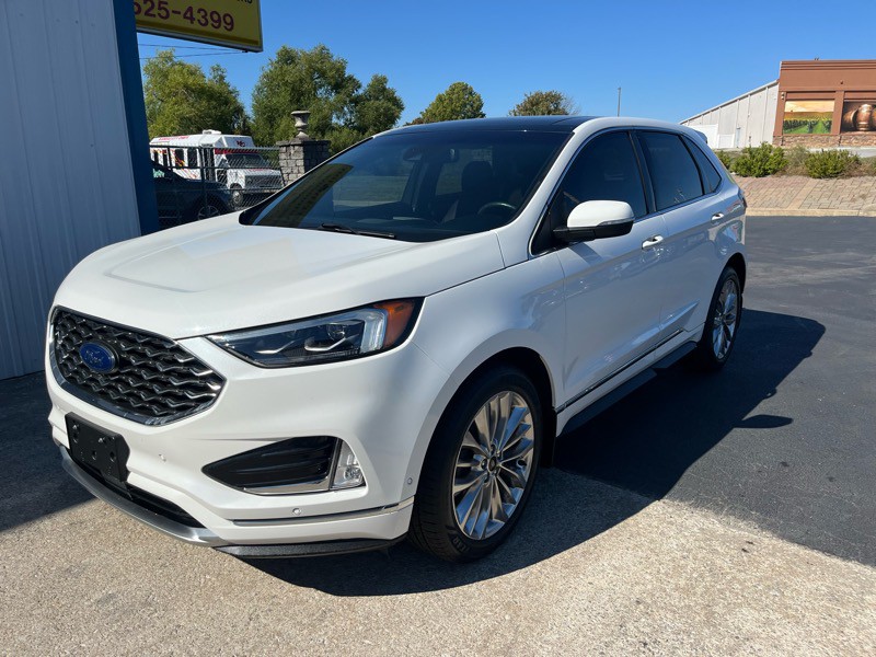 2020 Ford Edge Image 2