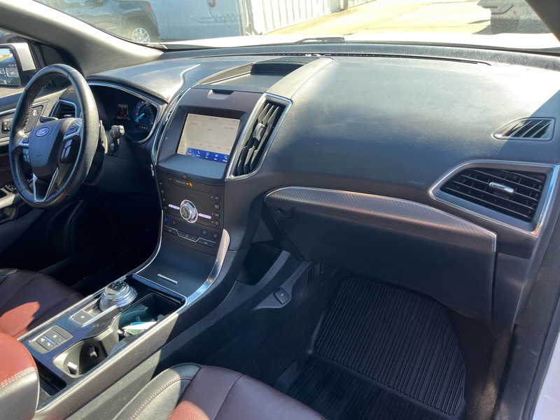 2020 Ford Edge Image 9