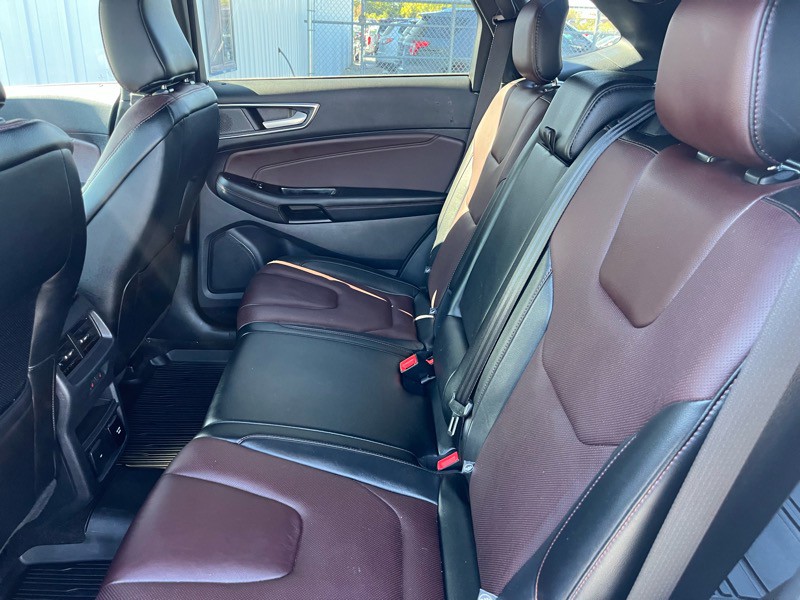 2020 Ford Edge Image 13