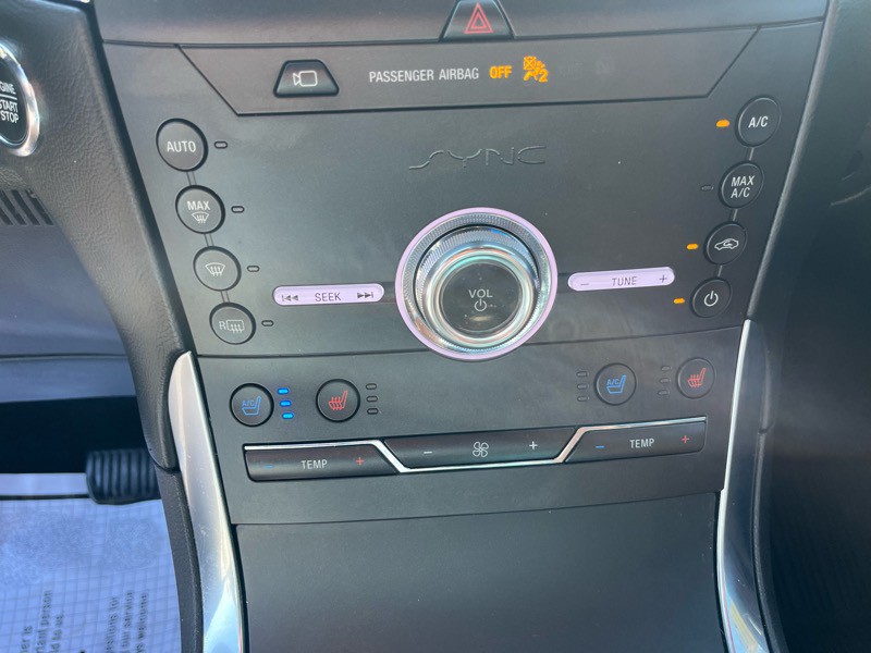 2020 Ford Edge Image 16