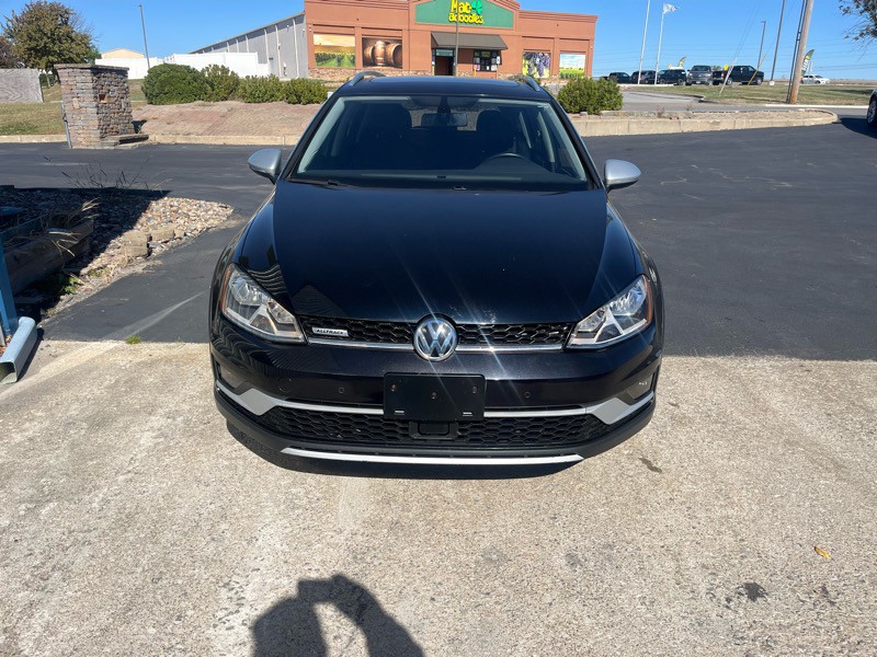 2017 Volkswagen Golf Image 3