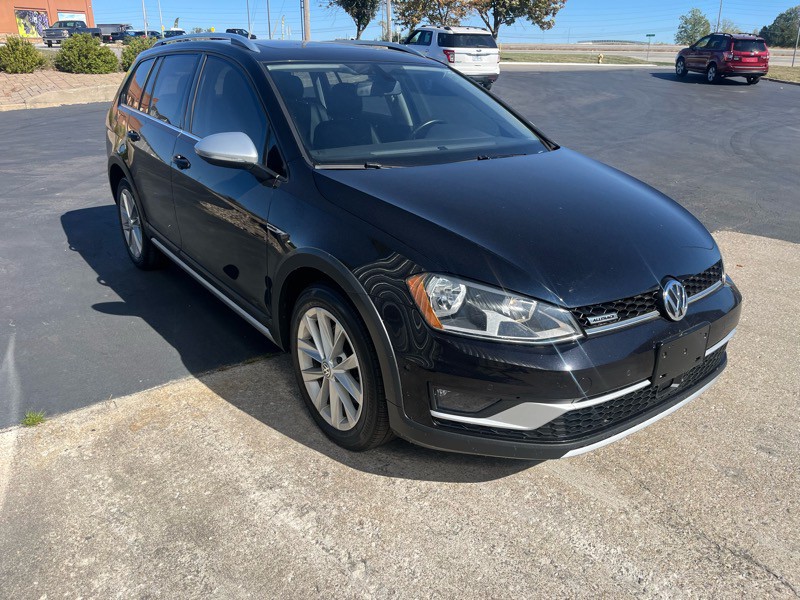 2017 Volkswagen Golf Image 4