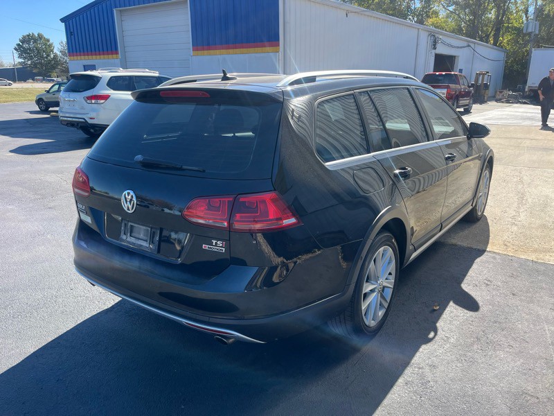 2017 Volkswagen Golf Image 5