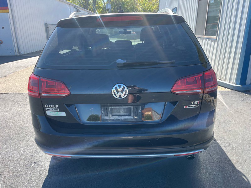 2017 Volkswagen Golf Image 6