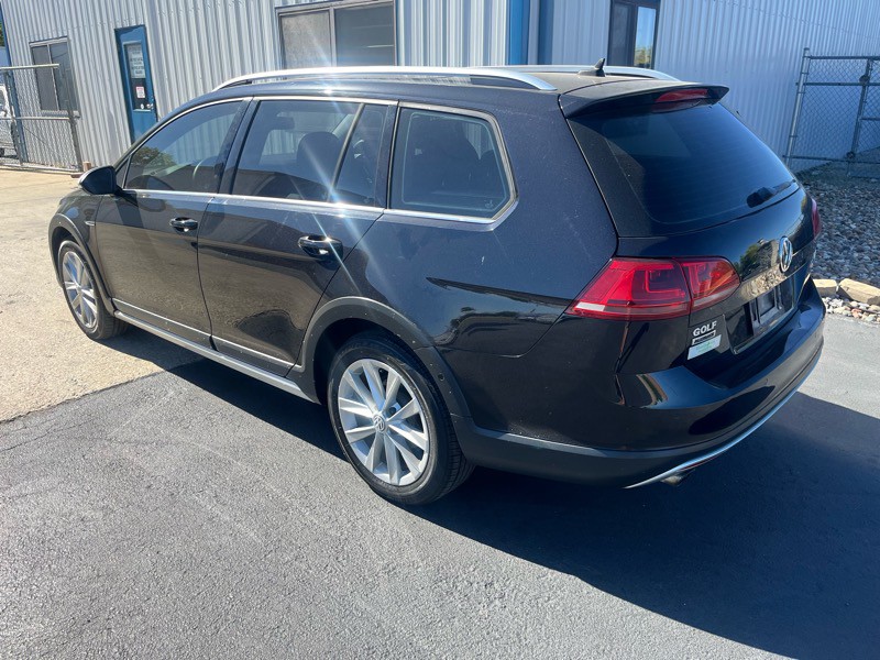2017 Volkswagen Golf Image 7
