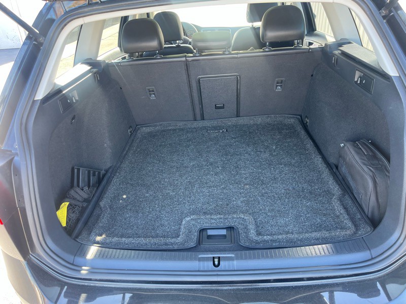 2017 Volkswagen Golf Image 8