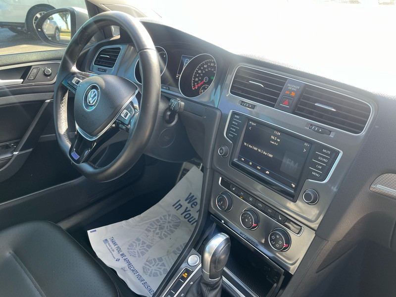 2017 Volkswagen Golf Image 11