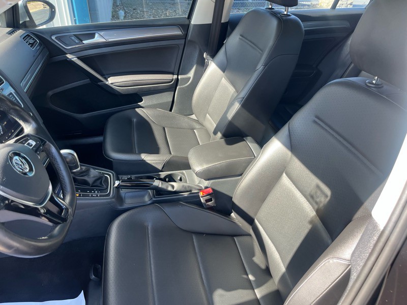 2017 Volkswagen Golf Image 16