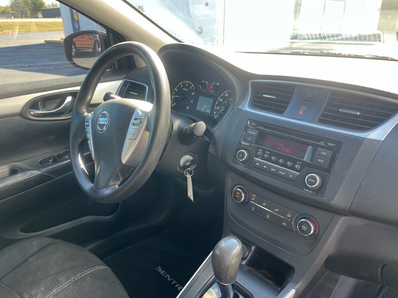 2016 Nissan Sentra Image 8