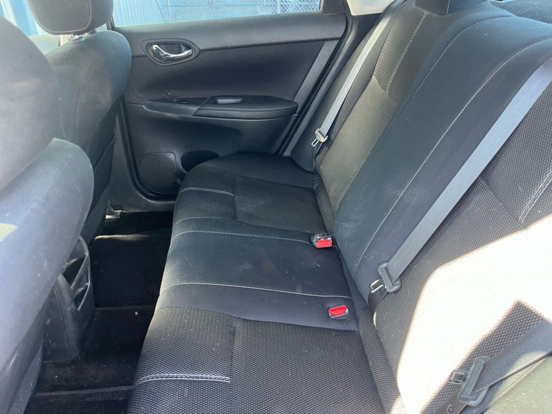 2016 Nissan Sentra Image 9