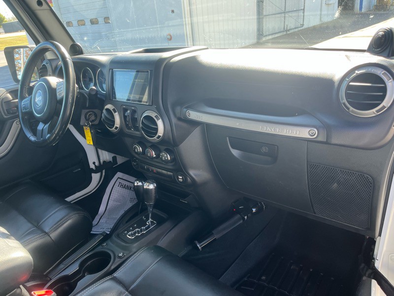 2012 Jeep Wrangler Image 9