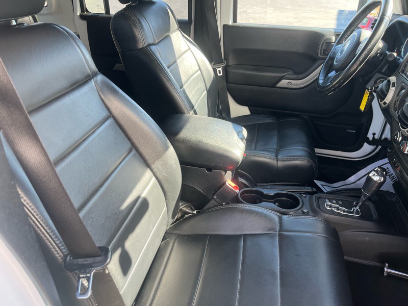 2012 Jeep Wrangler Image 10