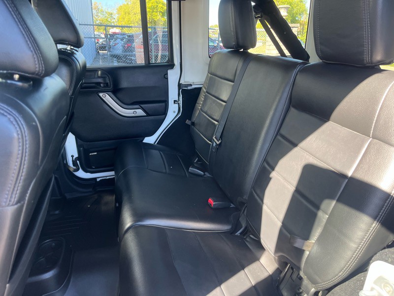 2012 Jeep Wrangler Image 13