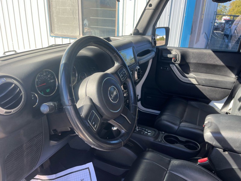 2012 Jeep Wrangler Image 14