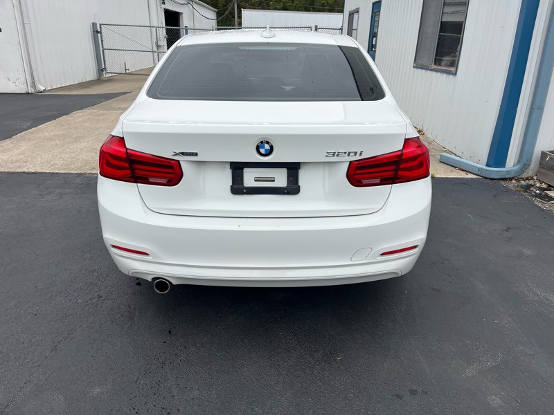 2016 BMW 3 Series Image 6