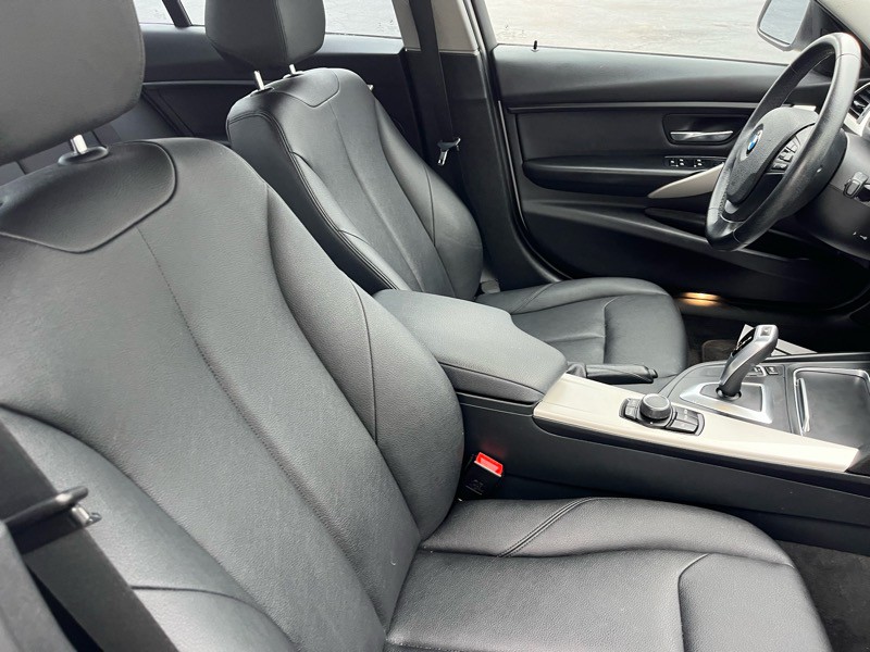 2016 BMW 3 Series Image 9