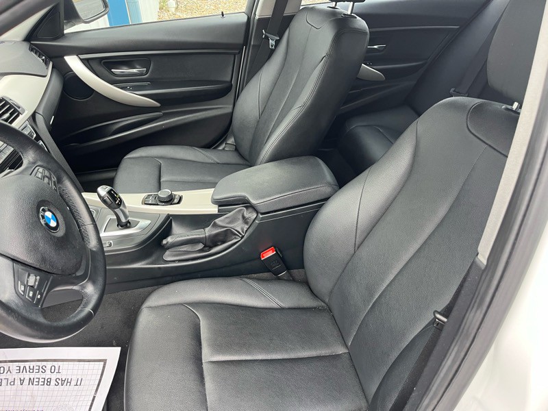 2016 BMW 3 Series Image 15