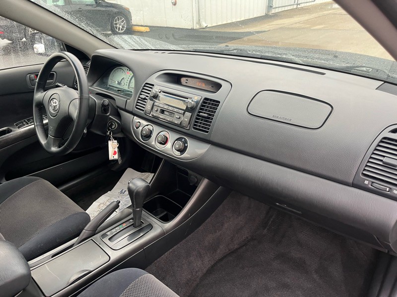 2002 Toyota Camry Image 8