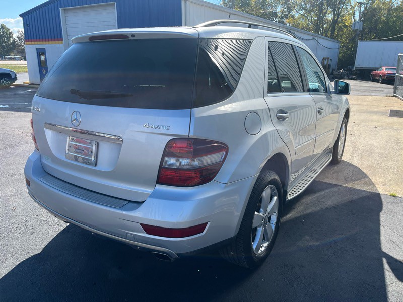 2011 Mercedes-Benz M-Class Image 5