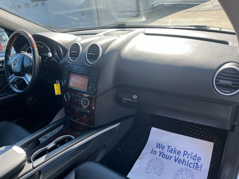 2011 Mercedes-Benz M-Class Image 9