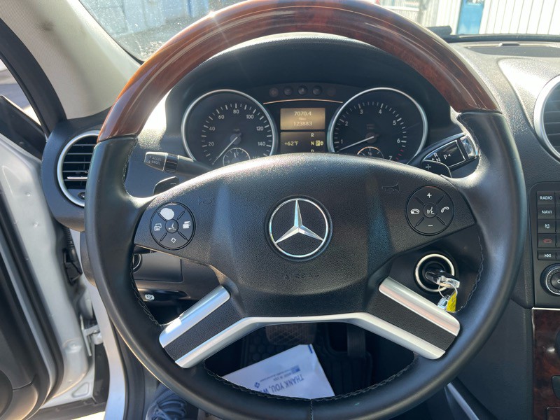 2011 Mercedes-Benz M-Class Image 20