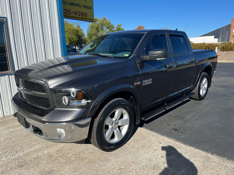 2014 RAM 1500 Image 2