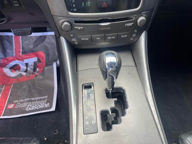 2009 Lexus IS Image 16